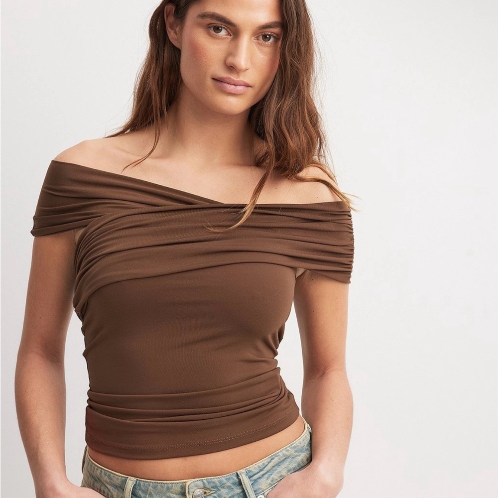 Chic Off-Shoulder Brown Crop Top